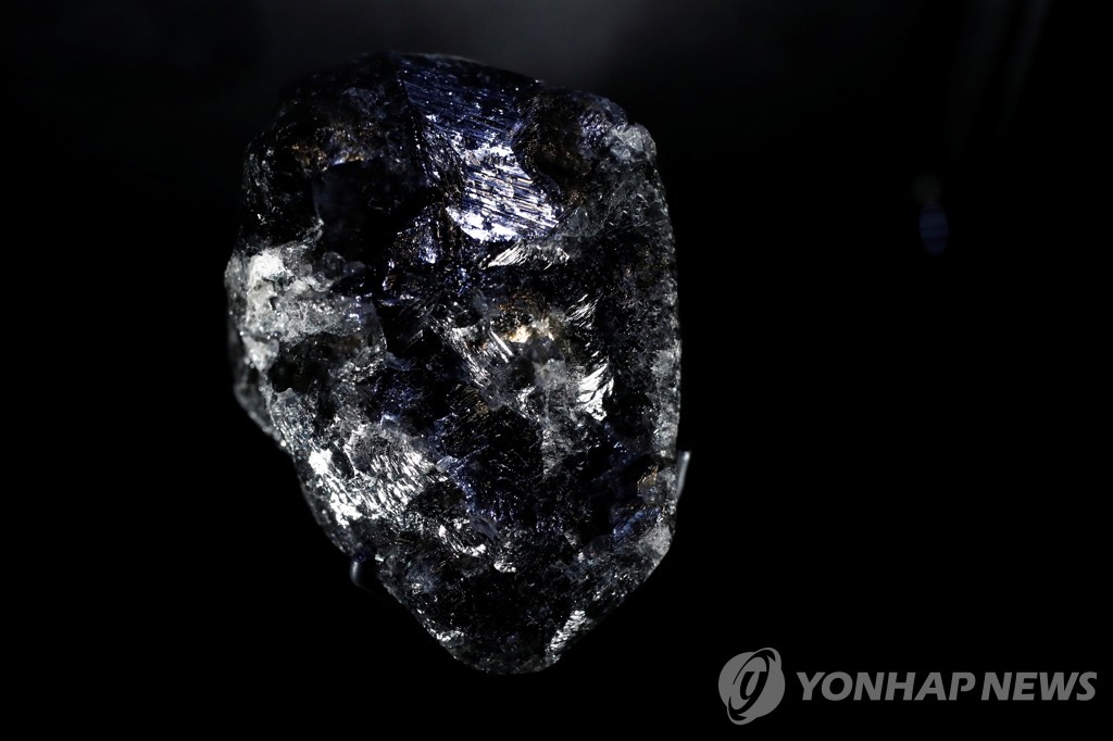 FRANCE-DIAMOND/VUITTON