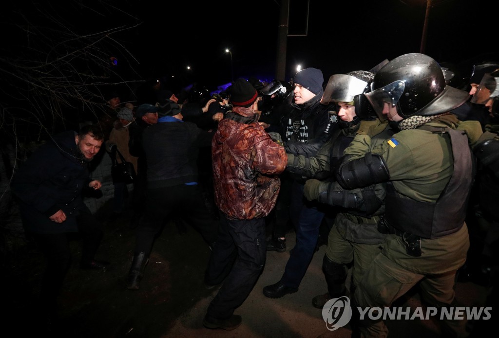 CHINA-HEALTH/UKRAINE-PROTESTS