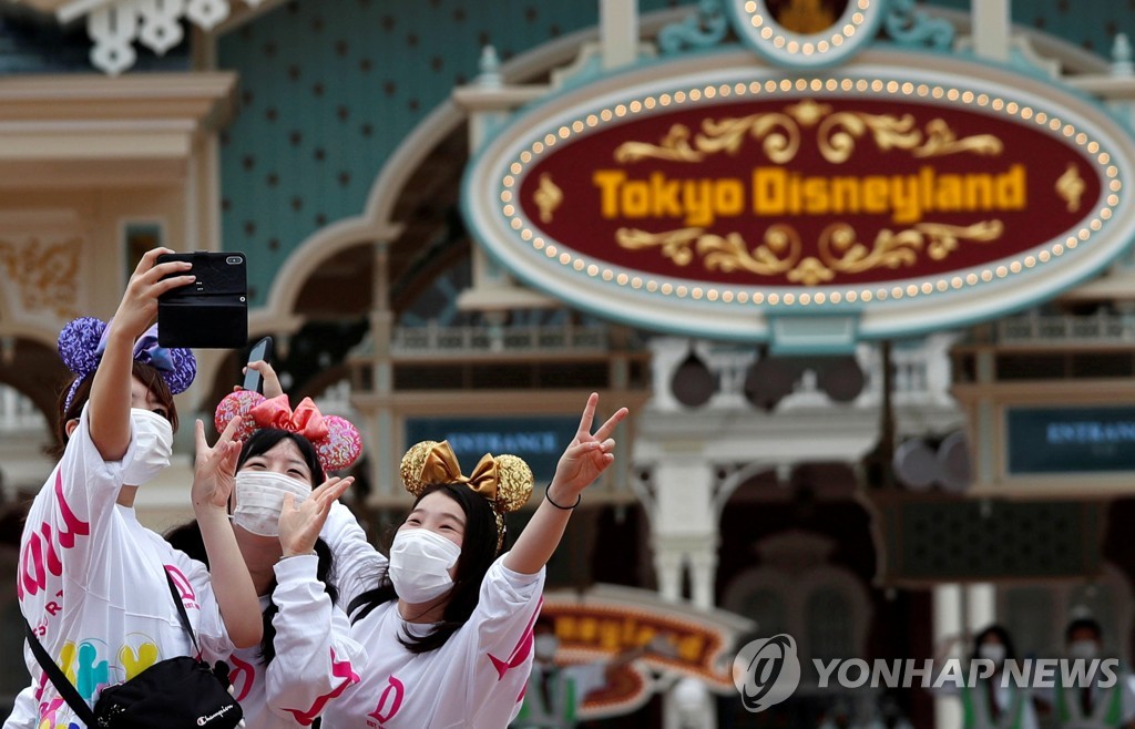 HEALTH-CORONAVIRUS/JAPAN-DISNEYLAND
