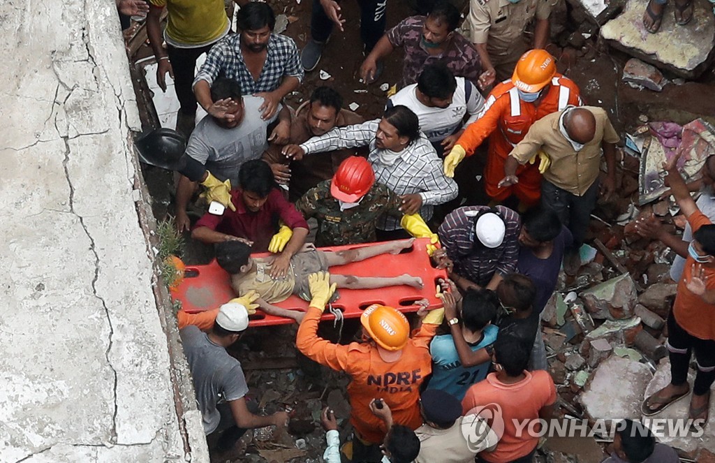 INDIA-COLLAPSE/