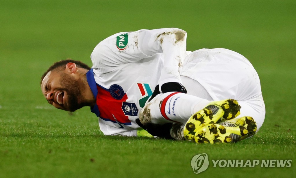 고통을 호소하는 네이마르.