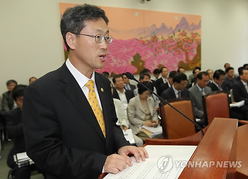 <2011국감>업무보고하는 문화재청장