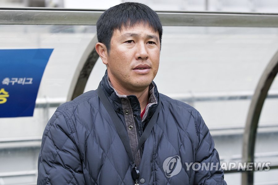 프로축구 수원FC의 김도균 신임 감독.