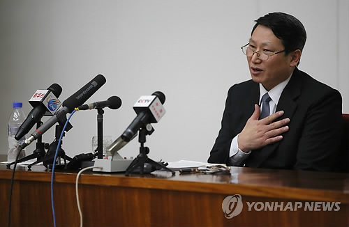 기자회견하는 김정욱 선교사