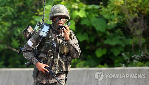 상황 전파위해 뛰는 무전병