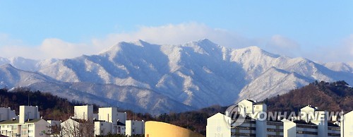 눈 덮인 설악산(연합뉴스 자료사진)
