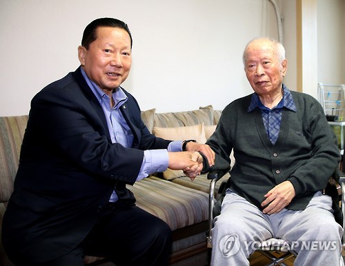 김정행 전 대한체육회장, 서윤복 체육원로 위로 방문