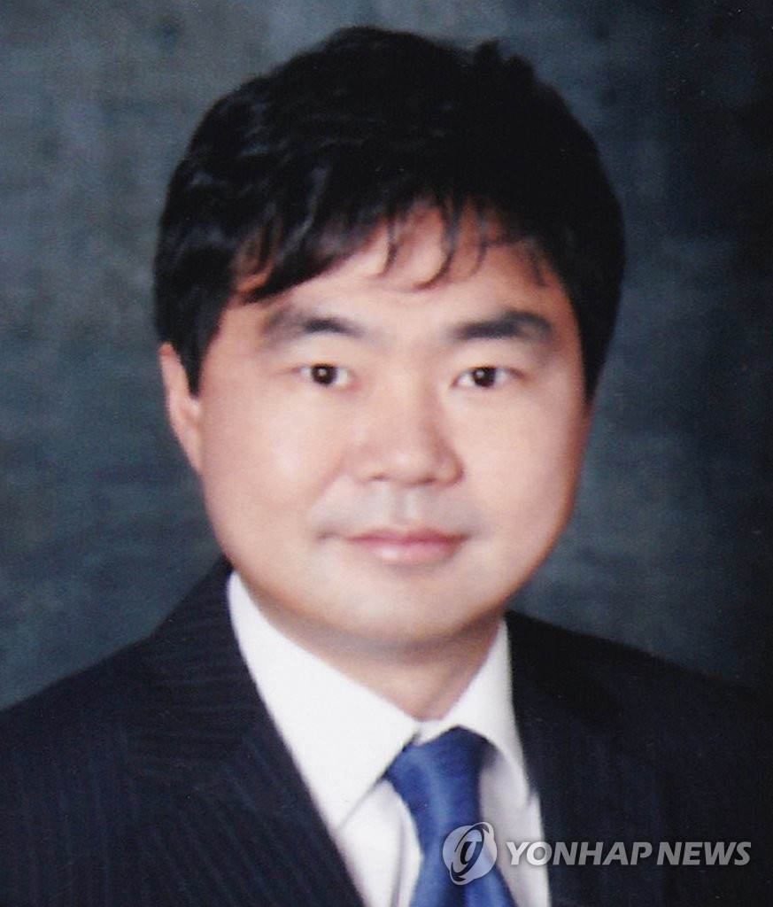 '주식 대박 검사장' 거듭된 논란 끝에 결국 불명예 퇴진 - 1