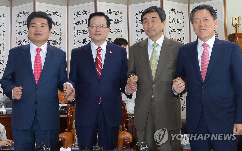 여야 총선 뒤 첫 만남