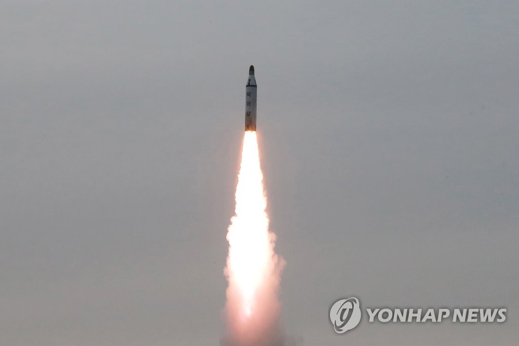 北 "잠수함 미사일 시험발사 대성공" 주장