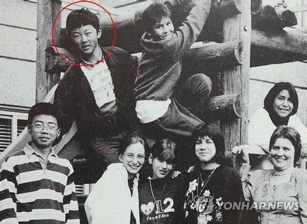 中 매체, 北 김정은 어린 시절 사진들 공개 '눈길'