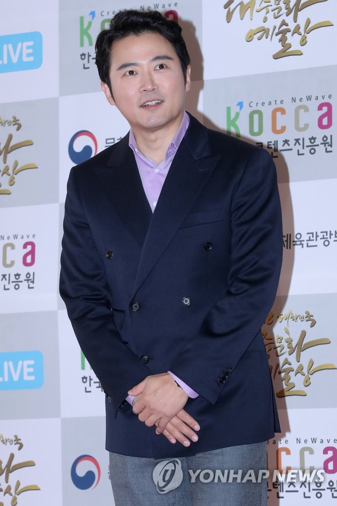 배우 임호