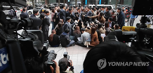 모든 관심 쏠린 조인근 전 비서관