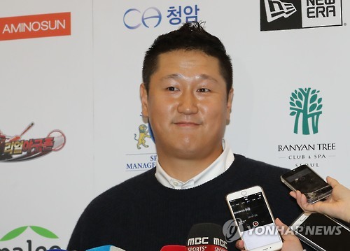 귀국 인터뷰하는 이대호