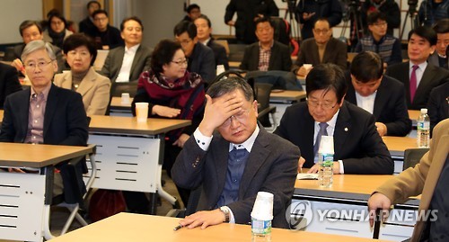 새누리당 비상시국회의 '심각'
