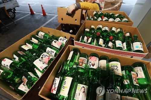가득 쌓인 빈병들