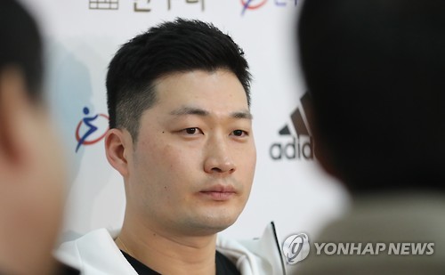 질문 듣는 오승환