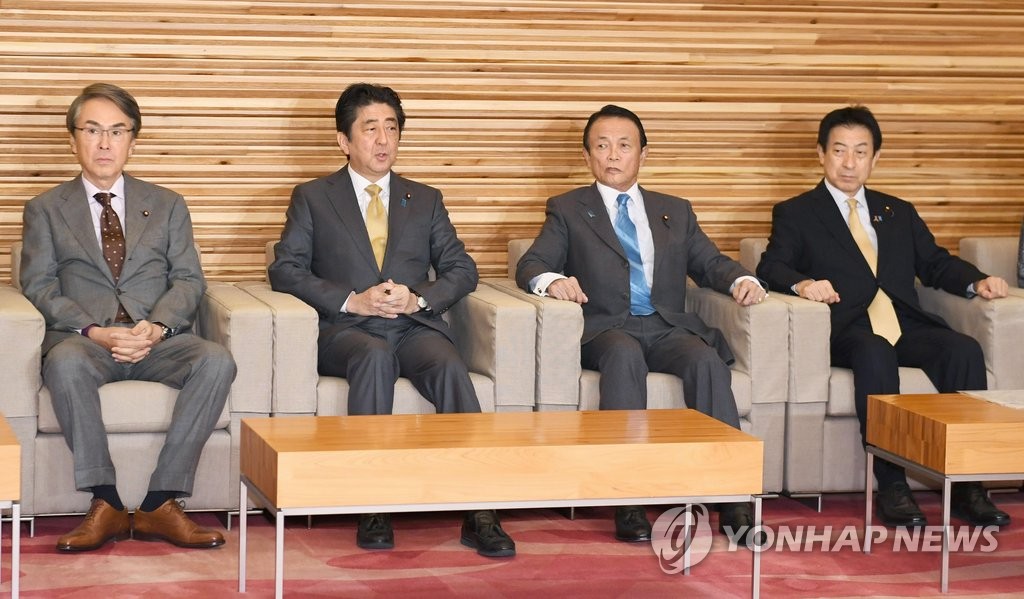 아베 총리와 아소 부총리