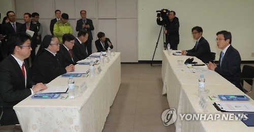노숙인복지시설 방문한 황 권한대행