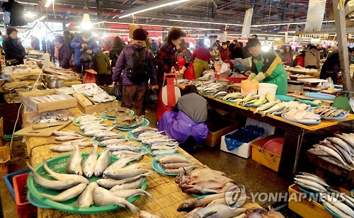 북적이는 제주시 오일장