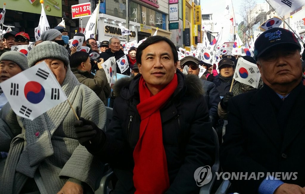 탄핵 기각 집회 참석한 새누리당 김진태 의원(자료사진)