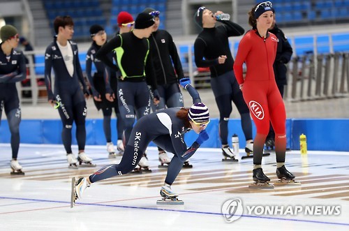 강릉 오발서 훈련하는 이상화