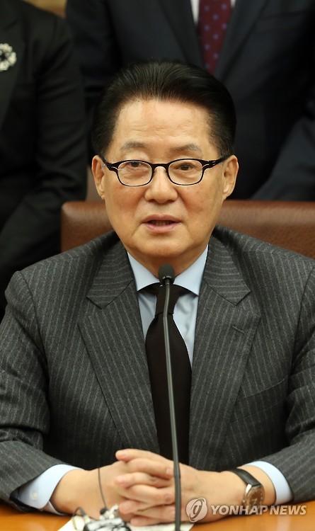 발언하는 박지원 대표