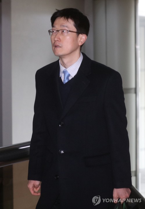 법정 온 이수영 전 청와대 행정관
