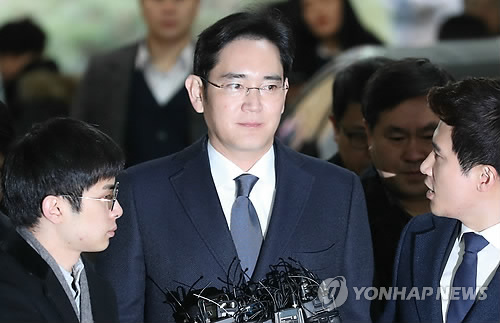 운명의 실질심사 앞두고 먼저 특검으로