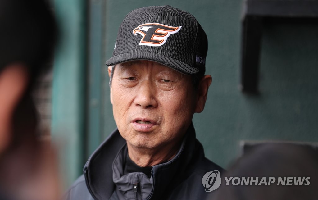 김성근 감독 "투수들 좋아지고 있다"