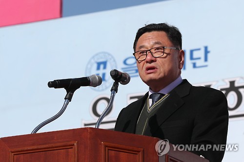 축사하는 박준영 을지재단 회장