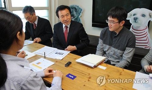 동물보호단체 만난 손학규
