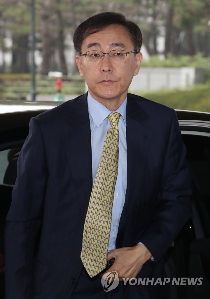 출근하는 김수남 총장
