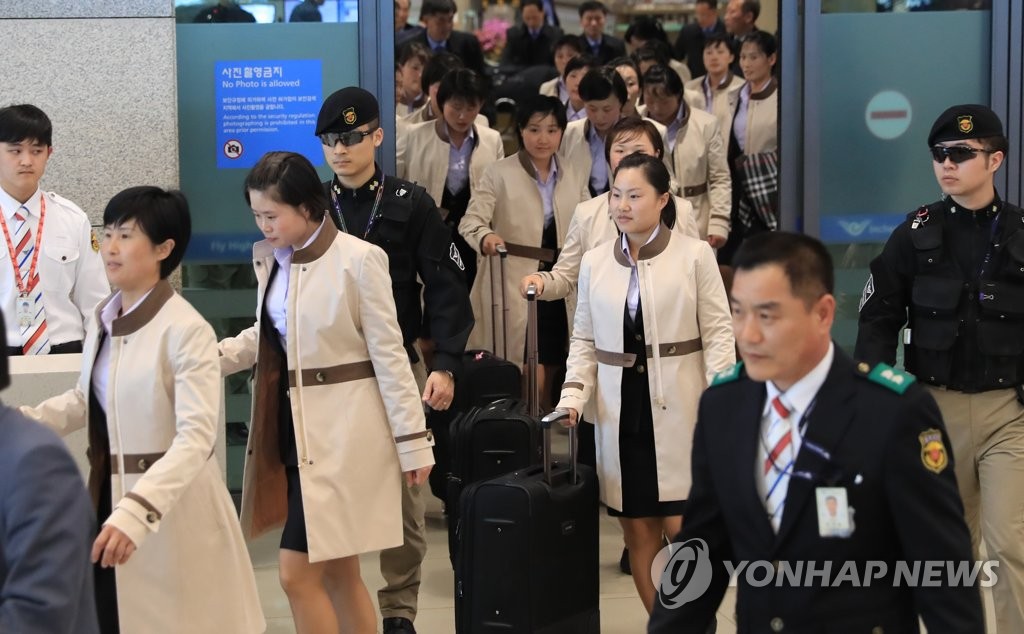 한국 온 북한 여자 아이스하키팀