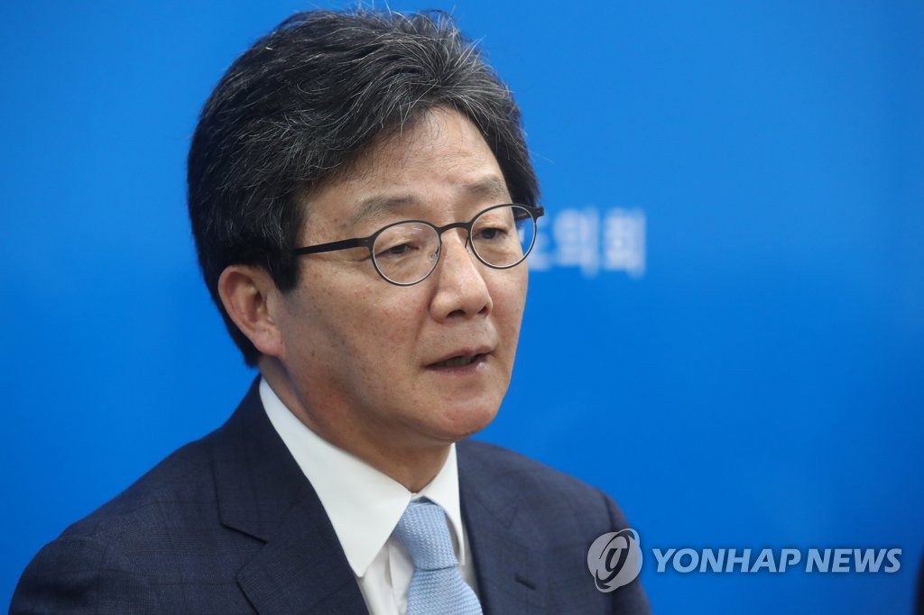 발언하는 유승민 후보