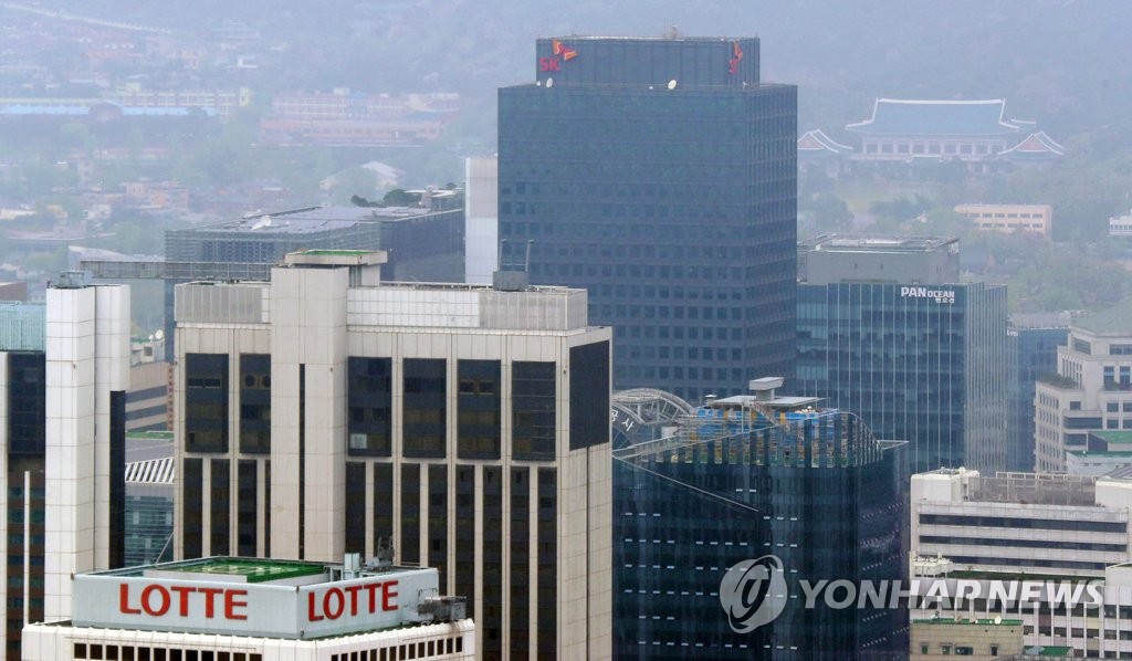 SK와 롯데, '엇갈린 명암'