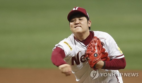 역투하는 넥센 한현희