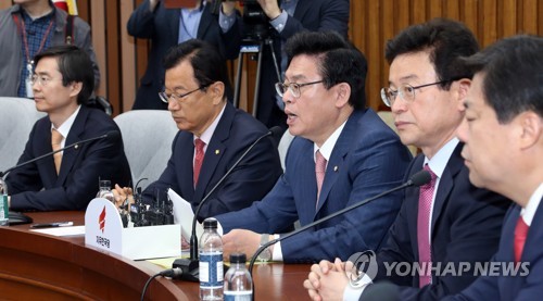 원내대책회의 주재하는 정우택