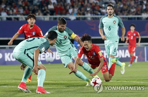 반칙에 넘어지는 이승우