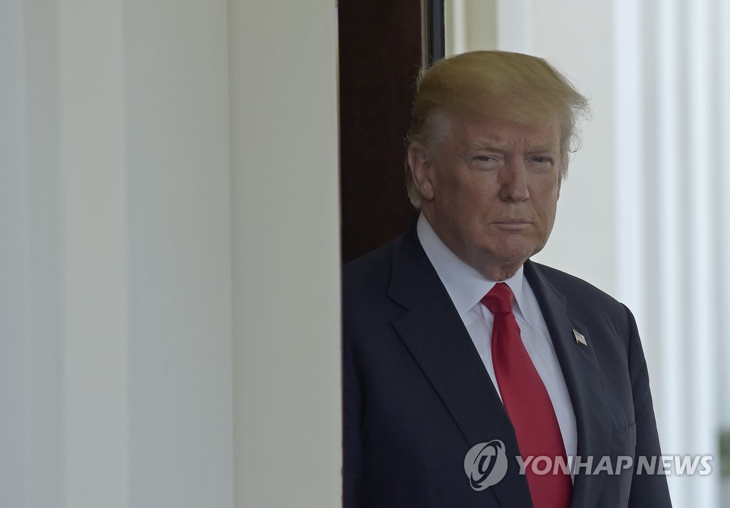 '트럼프 탄핵 개시하라' 여론 38%→43% 상승