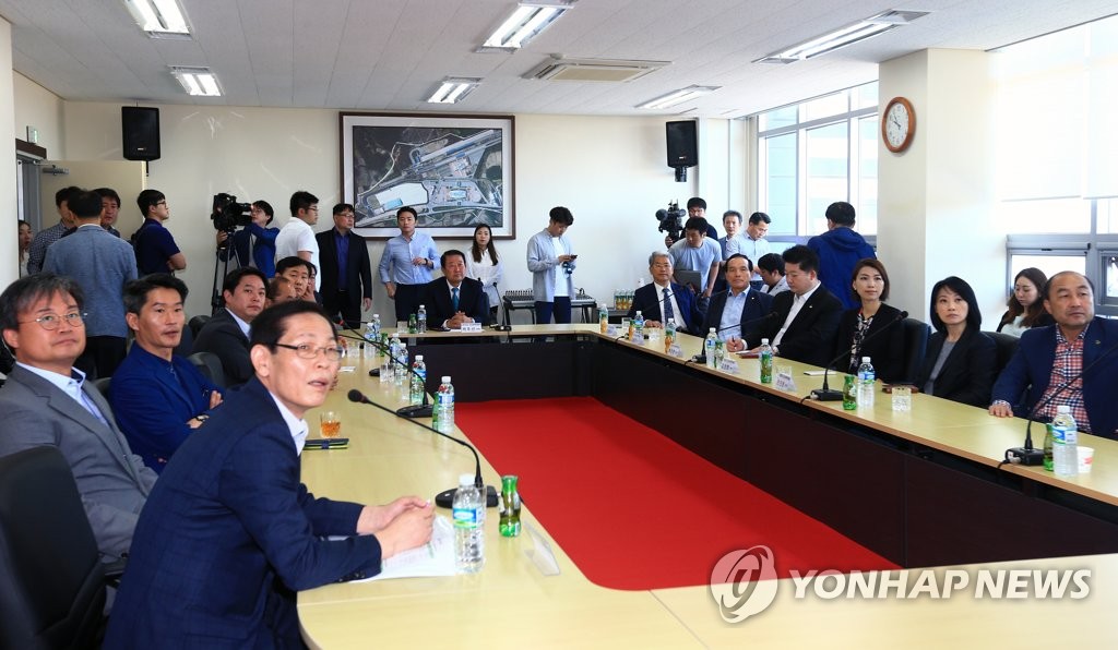 동해선 사무소 방문한 국민의당 지도부