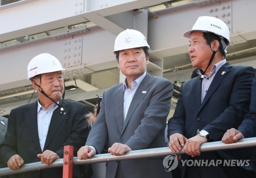 평창올림픽 건설현장 방문한 총리