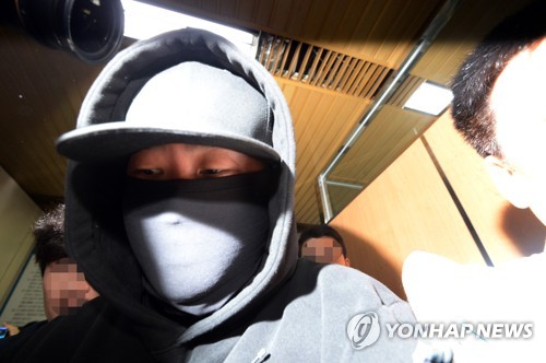 가수 길, 법정으로