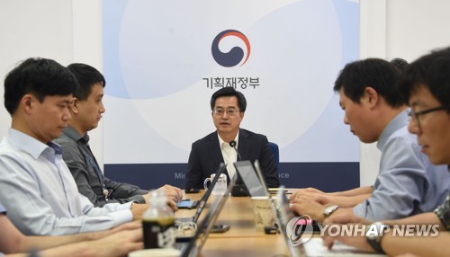 모두 발언하는 김동연 부총리