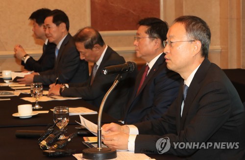 발언하는 백운규 산업부 장관