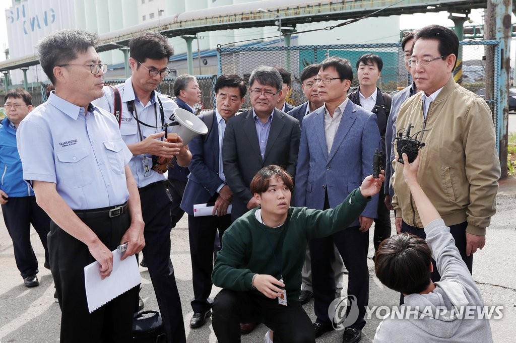 '붉은불개미 막아라' 인천항 방문한 김영록