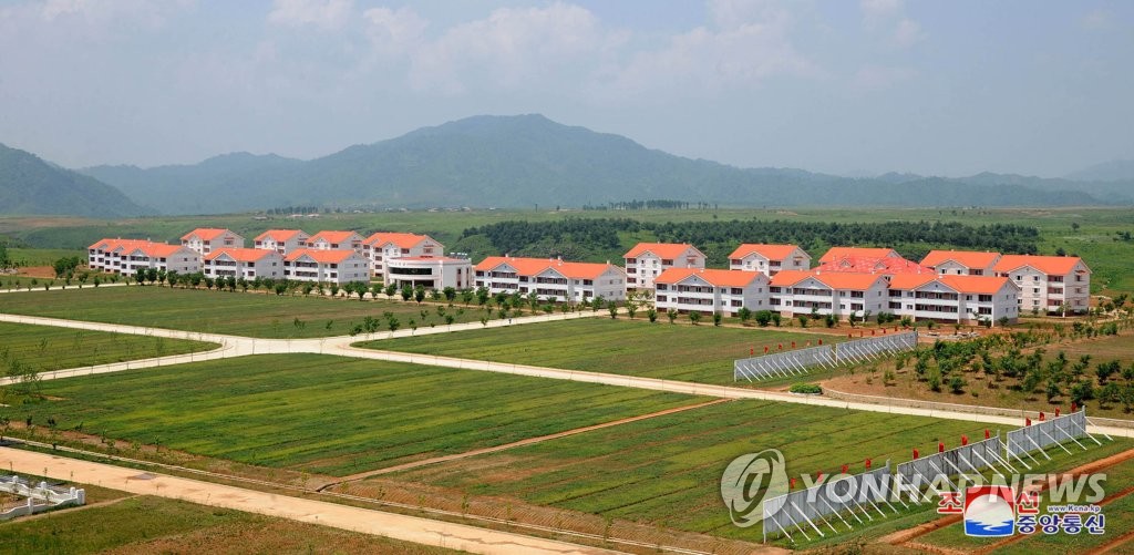 북한 세포지구 축산기지 준공