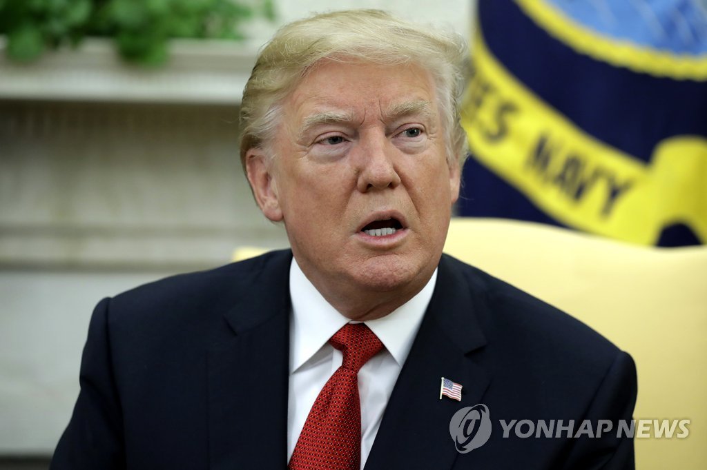 트럼프, 힐러리 수사 촉구…NYT "러 특검 발표 앞둔 국면전환용"