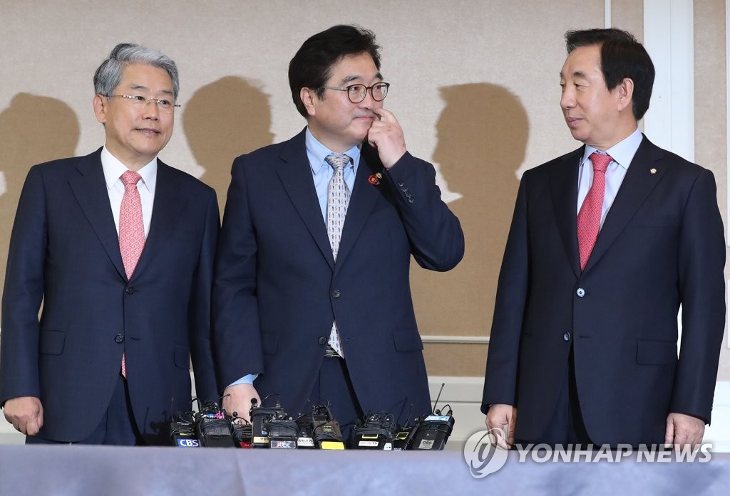 개헌논의 앞두고 어색한 여야