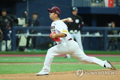 넥센 선발투수 신재영 역투